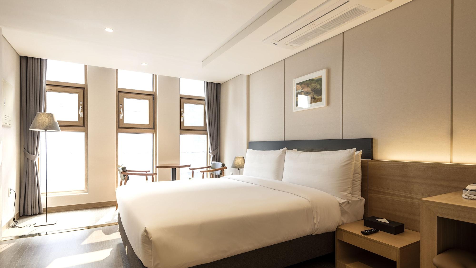The First Stay Hotel Seoul Exteriör bild
