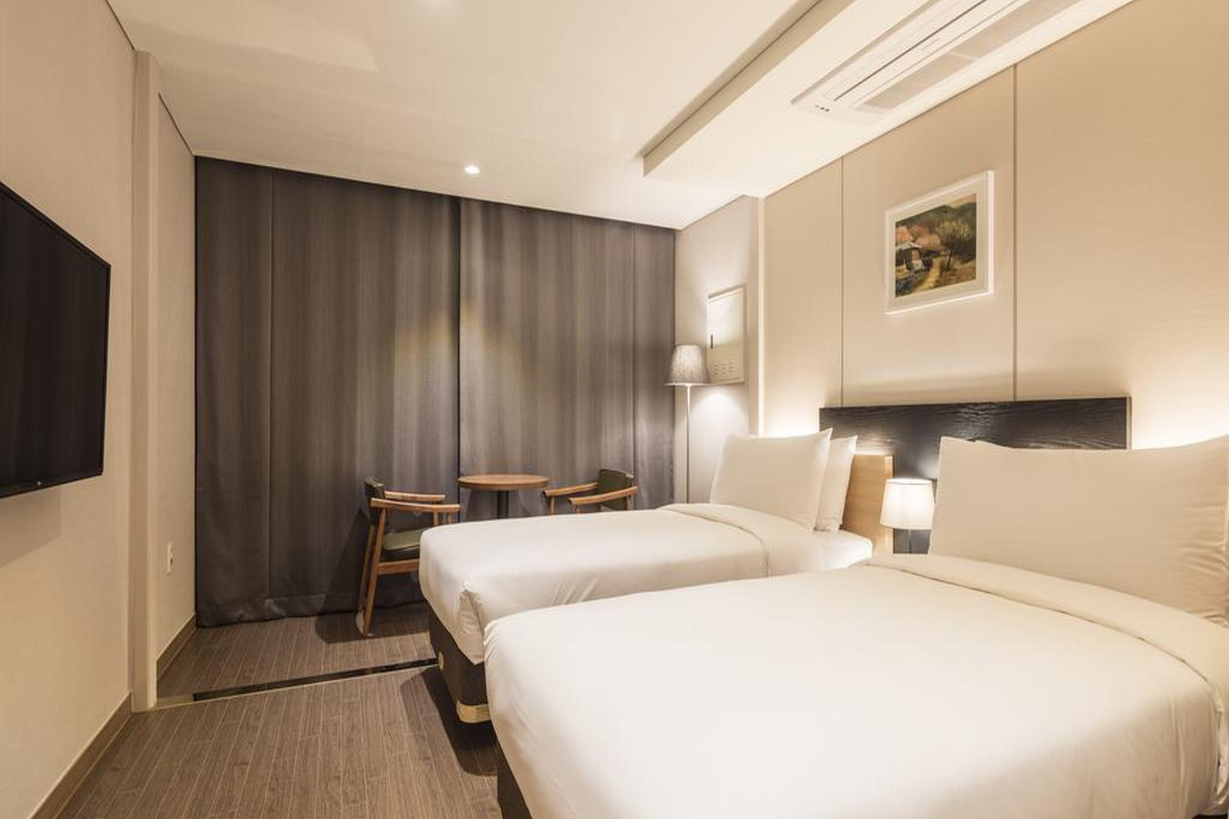 The First Stay Hotel Seoul Exteriör bild