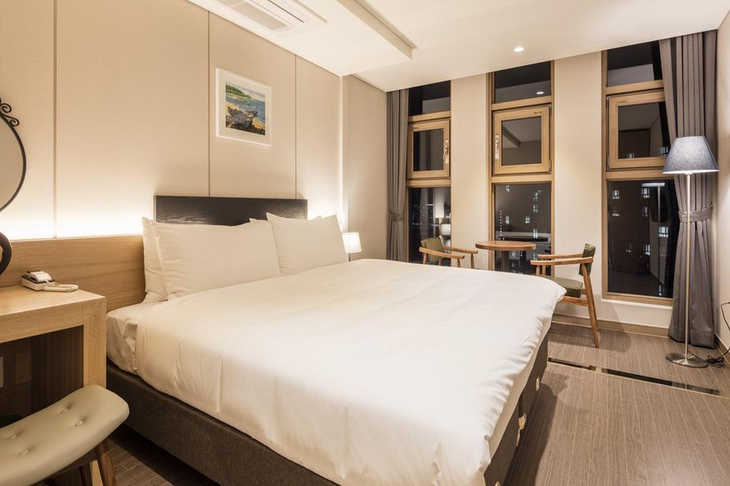 The First Stay Hotel Seoul Exteriör bild