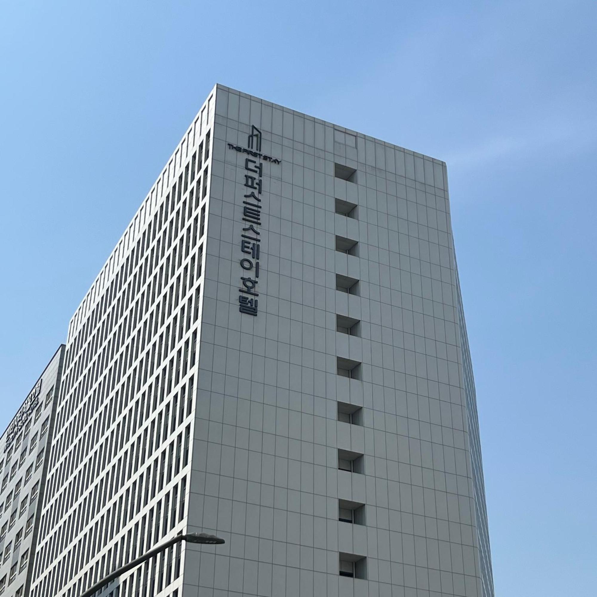 The First Stay Hotel Seoul Exteriör bild