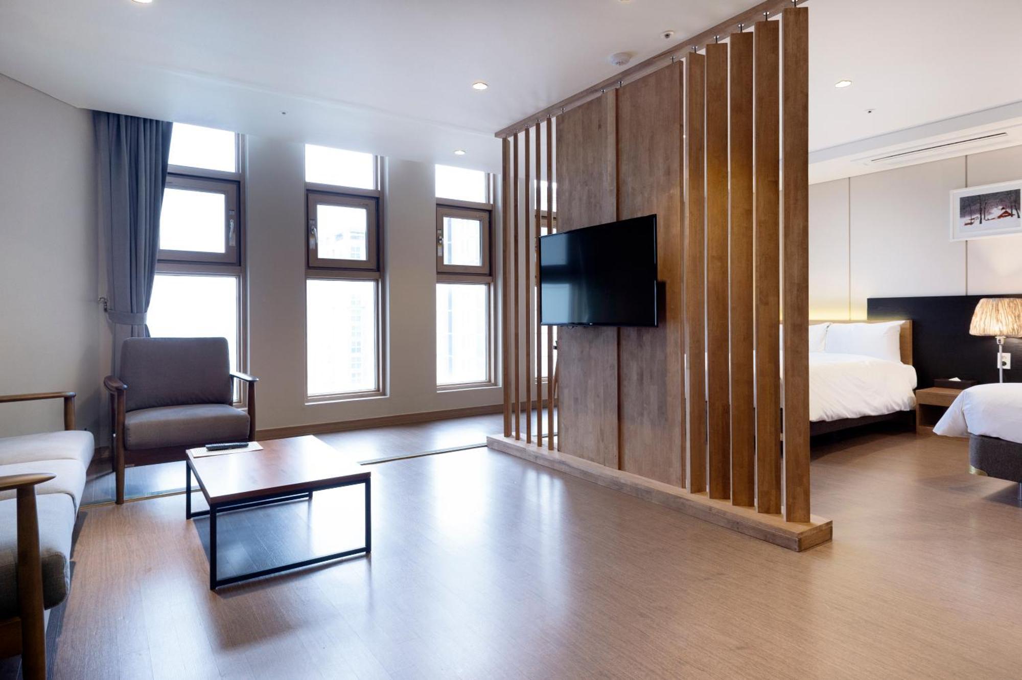 The First Stay Hotel Seoul Exteriör bild