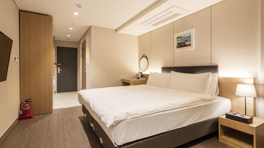 The First Stay Hotel Seoul Exteriör bild